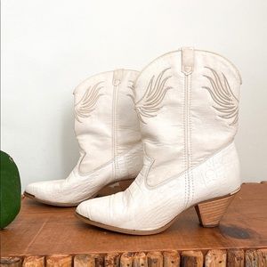 Dingo White Western Cowboy Boots